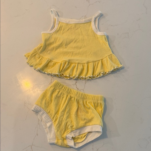 Cat & Jack Other - Cat & Jack Yellow Ruffled Outfit Set